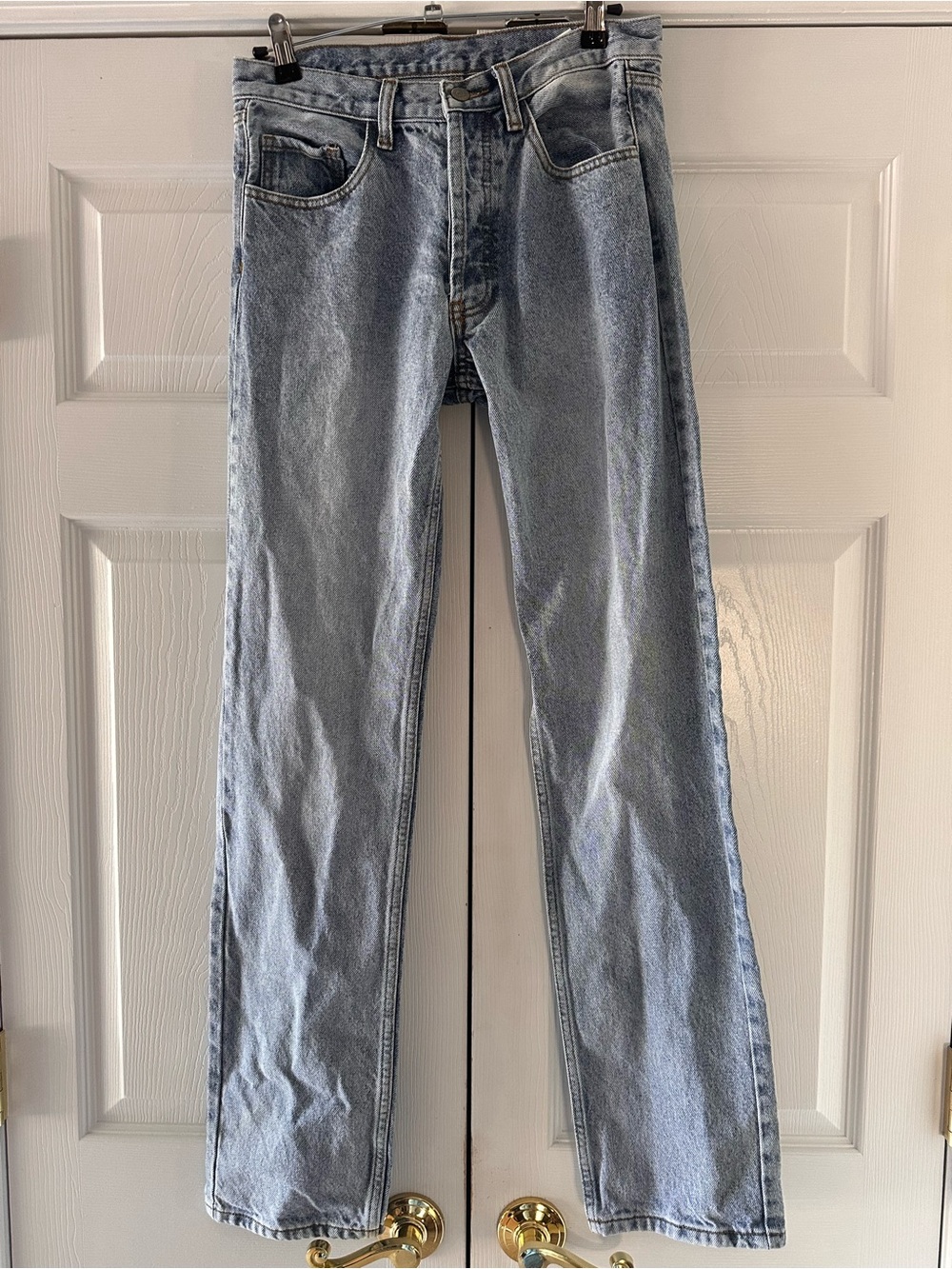 light-wash 100% cotton J. Galt (Brandy Melville) straight leg denim jeans. Size